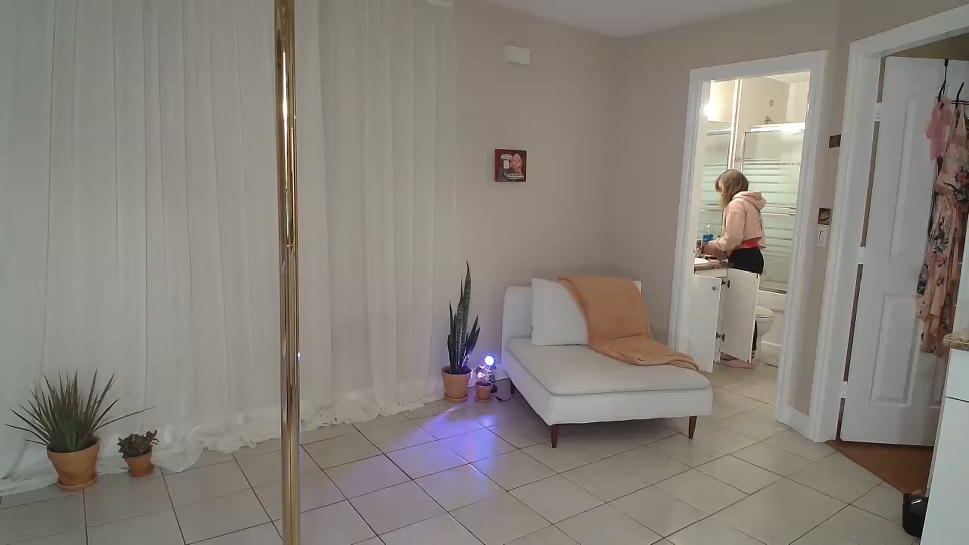 Gallery image thumbnail from CammyCaptain's myfreecams stream on, 11/04/2024, 23:49 image 4 of 20