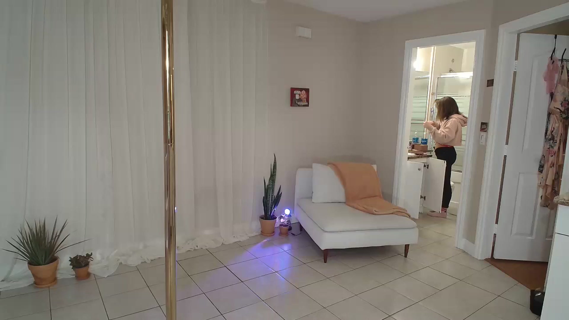 Gallery image thumbnail from CammyCaptain's myfreecams stream on, 11/04/2024, 23:49 image 1 of 20