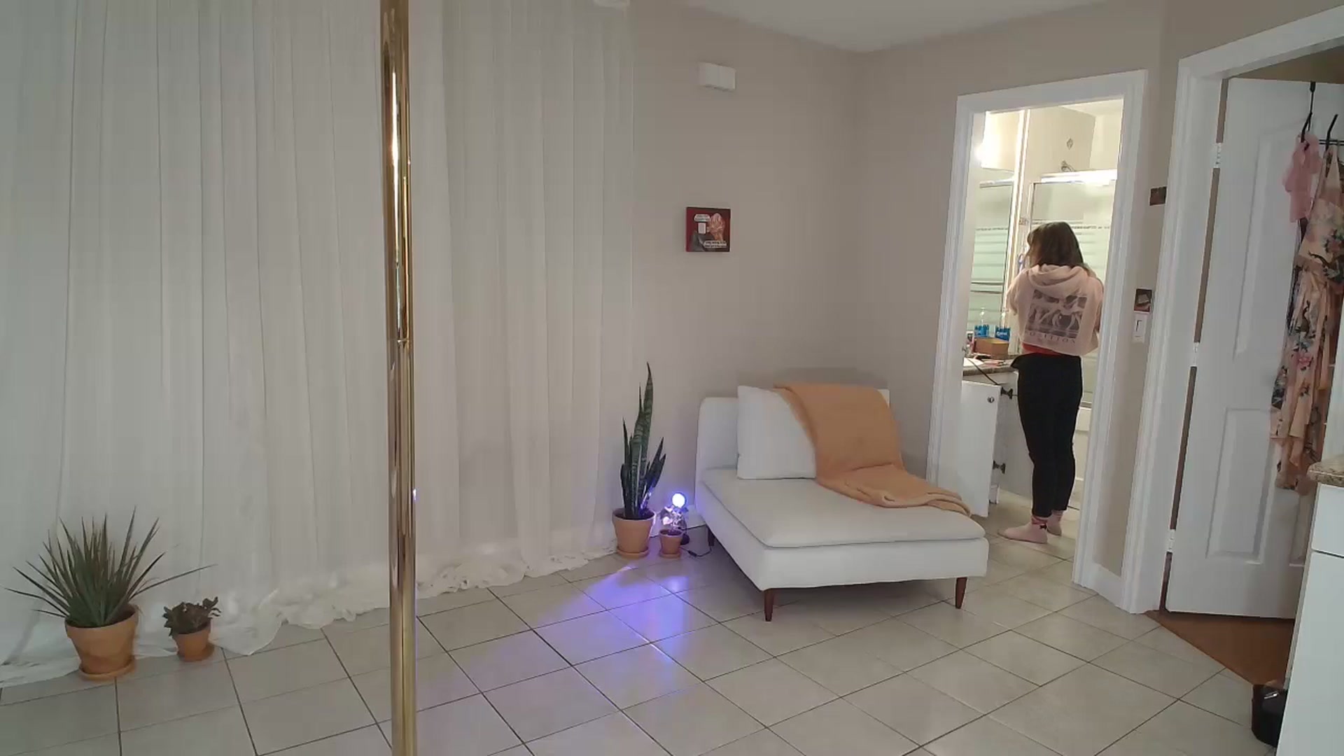 Gallery image thumbnail from CammyCaptain's myfreecams stream on, 11/04/2024, 23:49 image 14 of 20