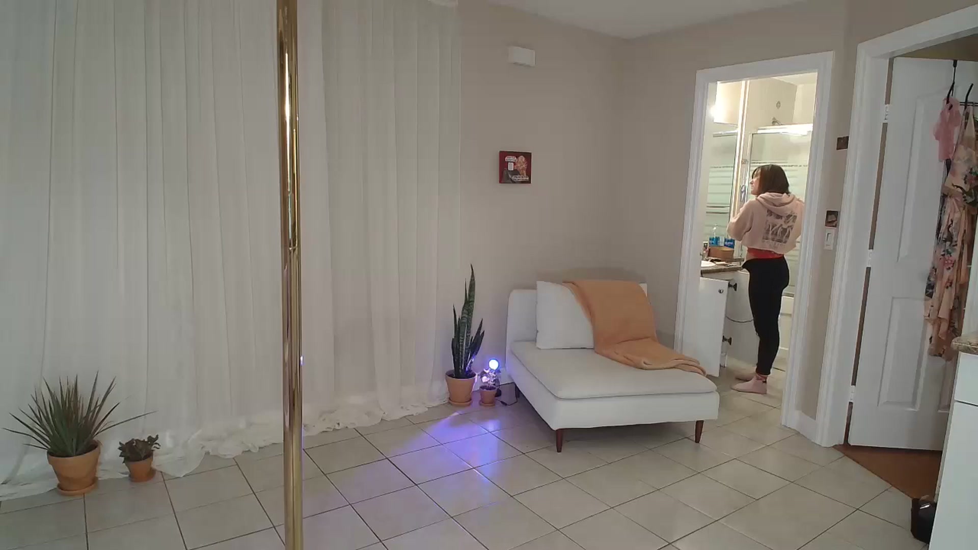 Gallery image thumbnail from CammyCaptain's myfreecams stream on, 11/04/2024, 23:49 image 20 of 20