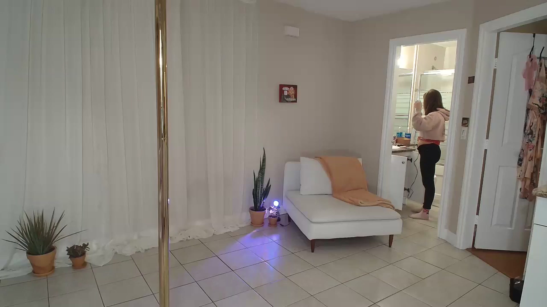 Gallery image thumbnail from CammyCaptain's myfreecams stream on, 11/04/2024, 23:49 image 19 of 20