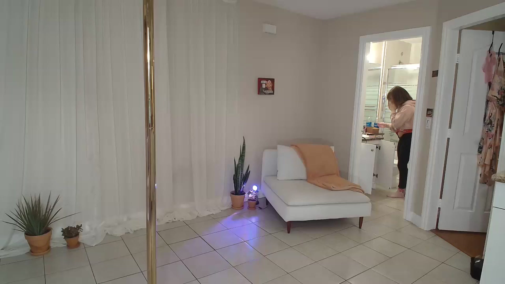 Gallery image thumbnail from CammyCaptain's myfreecams stream on, 11/04/2024, 23:49 image 9 of 20