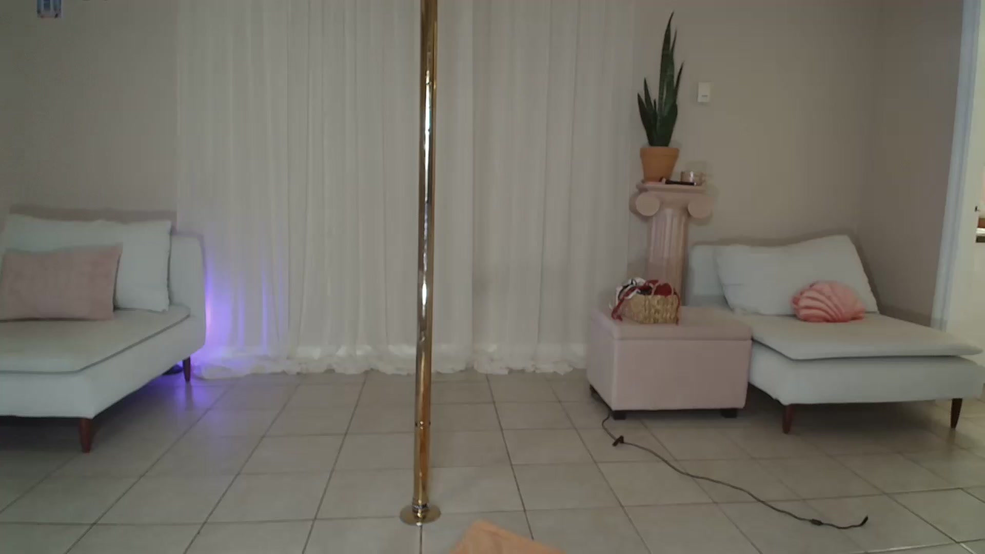 Gallery image thumbnail from CammyCaptain's myfreecams stream on, 11/11/2024, 05:54 image 4 of 20