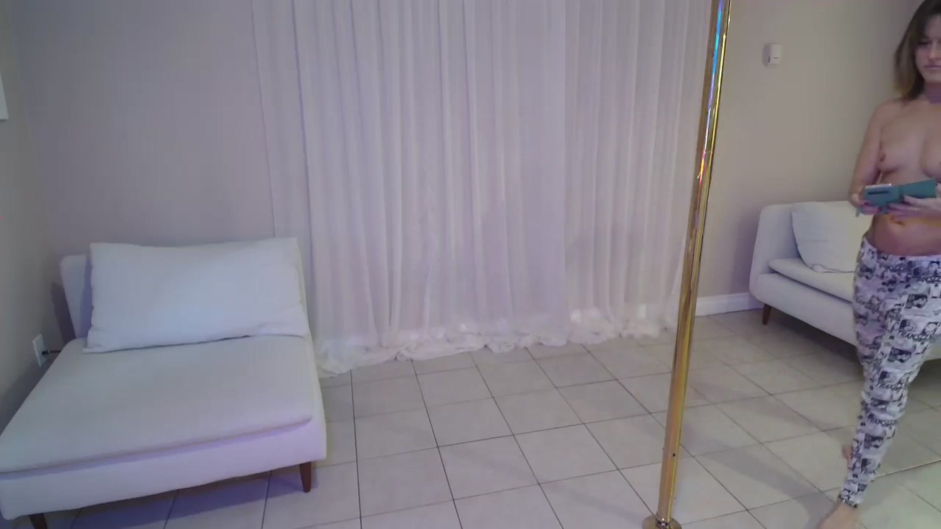 Gallery image thumbnail from CammyCaptain's myfreecams stream on, 11/12/2024, 18:24 image 2 of 20