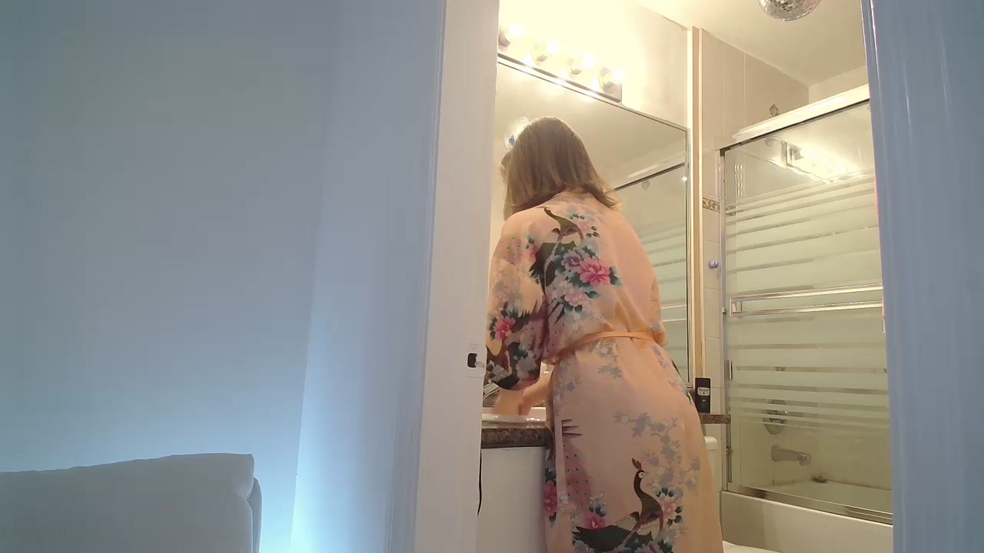 Gallery image thumbnail from CammyCaptain's myfreecams stream on, 11/23/2024, 18:30 image 10 of 20