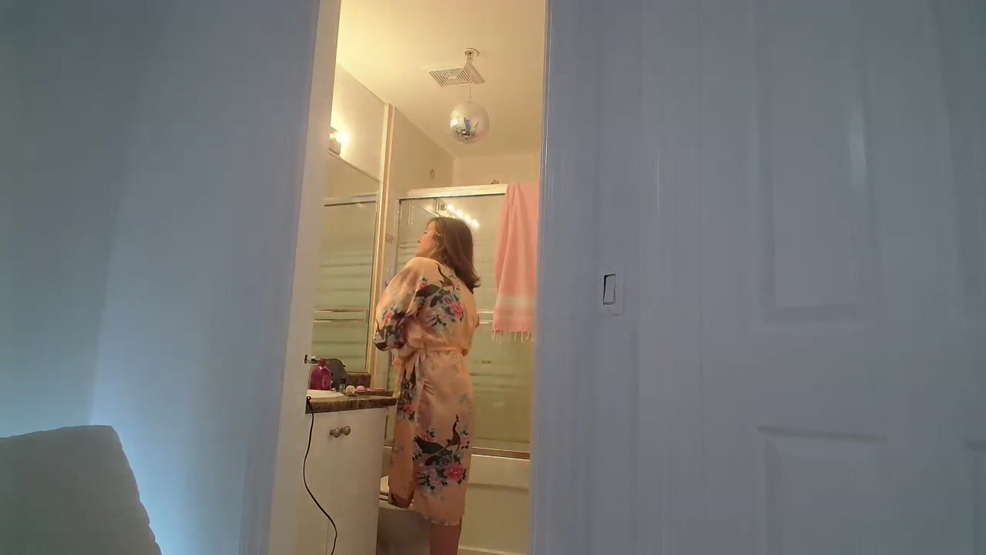 Gallery image thumbnail from CammyCaptain's myfreecams stream on, 11/23/2024, 18:30 image 19 of 20