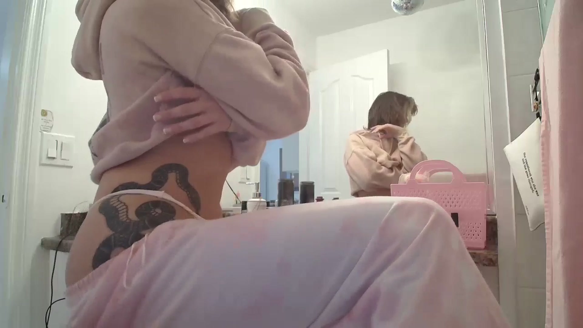 Gallery image thumbnail from CammyCaptain's myfreecams stream on, 12/02/2024, 17:12 image 4 of 20