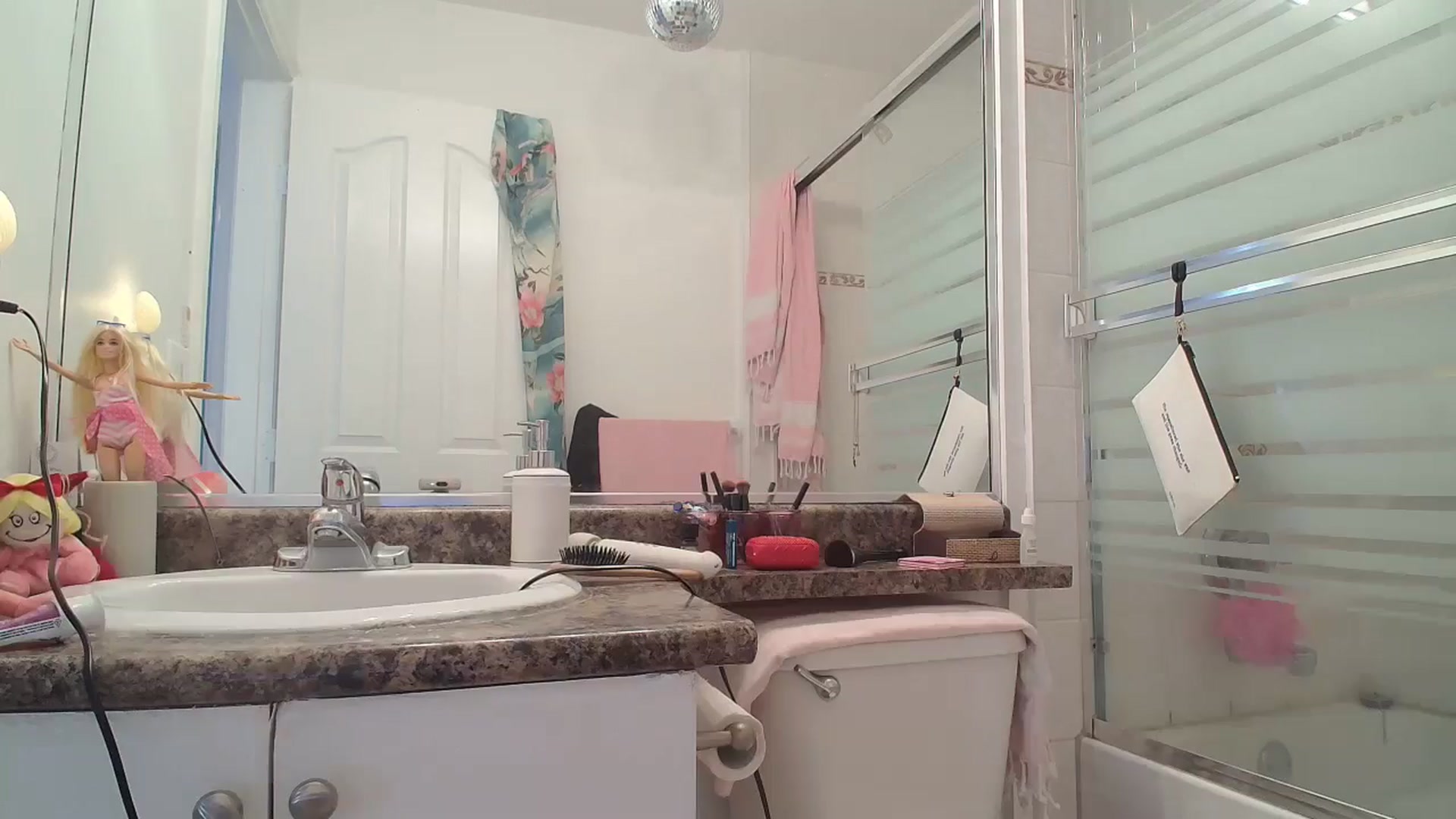 Gallery image thumbnail from CammyCaptain's myfreecams stream on, 12/08/2024, 23:58 image 10 of 20