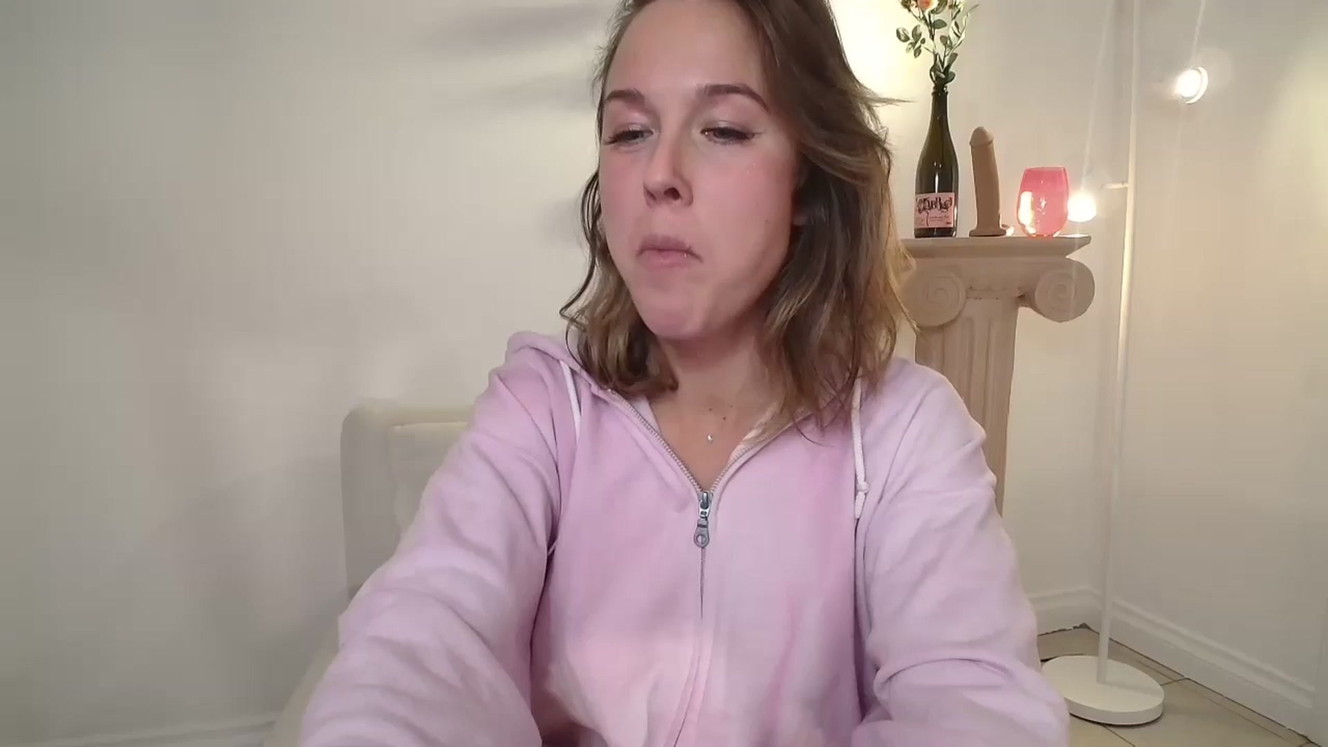 Gallery image thumbnail from CammyCaptain's myfreecams stream on, 12/10/2024, 04:09 image 1 of 20
