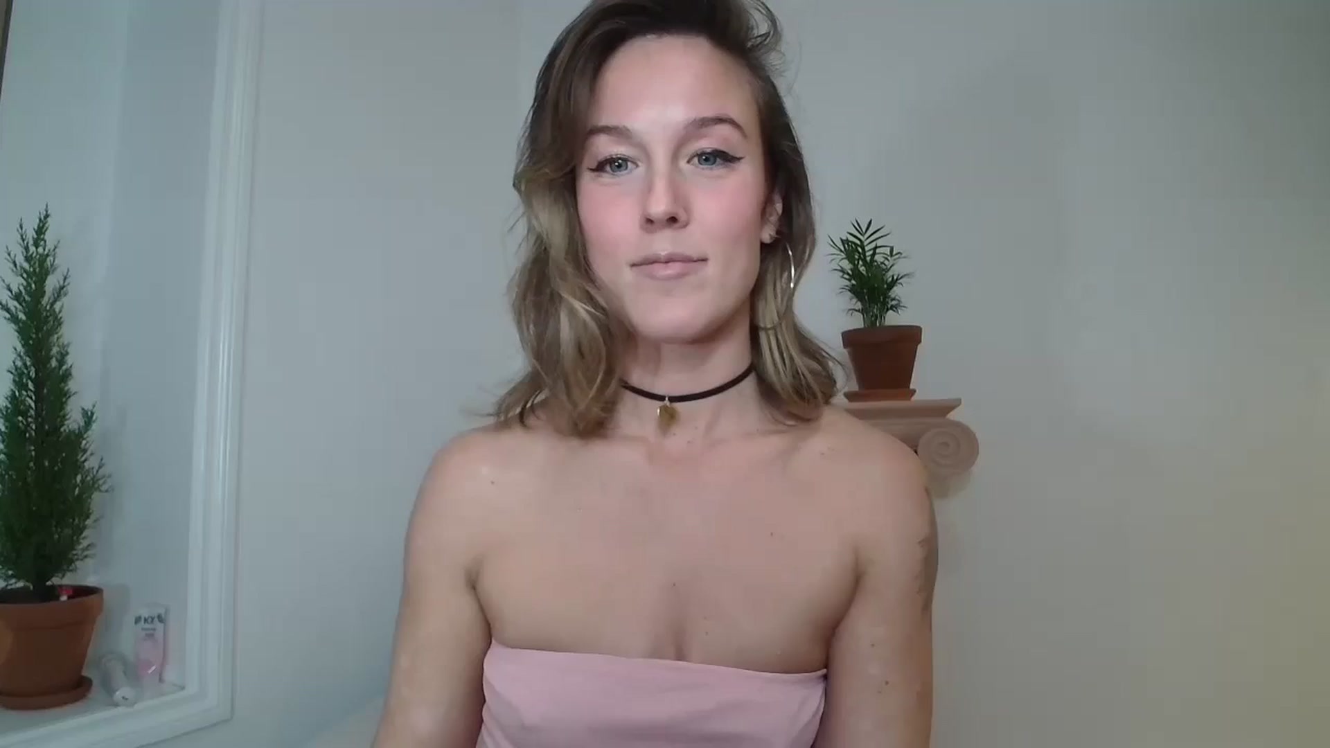 Gallery image thumbnail from CammyCaptain's myfreecams stream on, 12/14/2024, 22:28 image 8 of 20