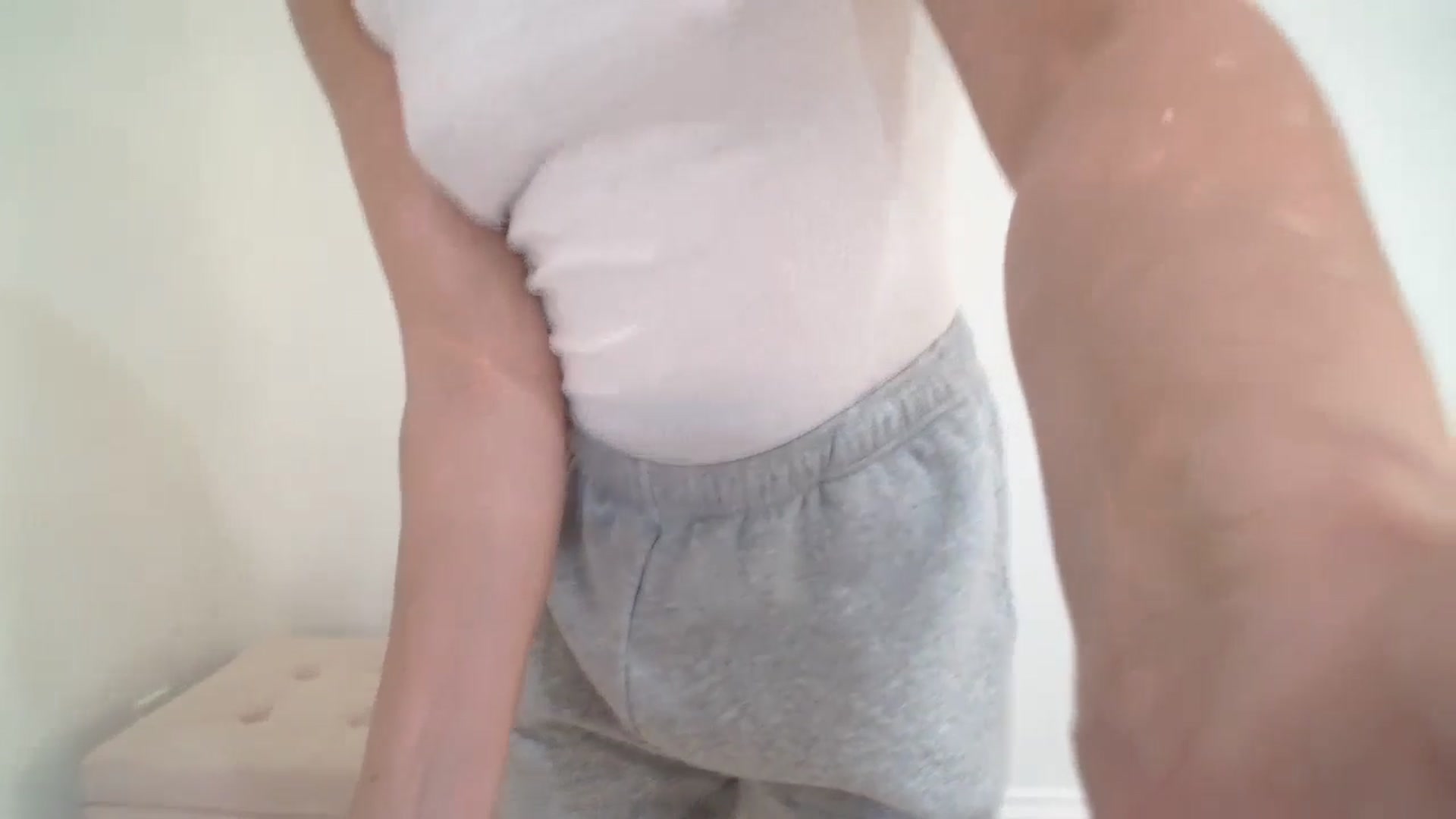 Gallery image thumbnail from CammyCaptain's myfreecams stream on, 12/19/2024, 02:48 image 8 of 20