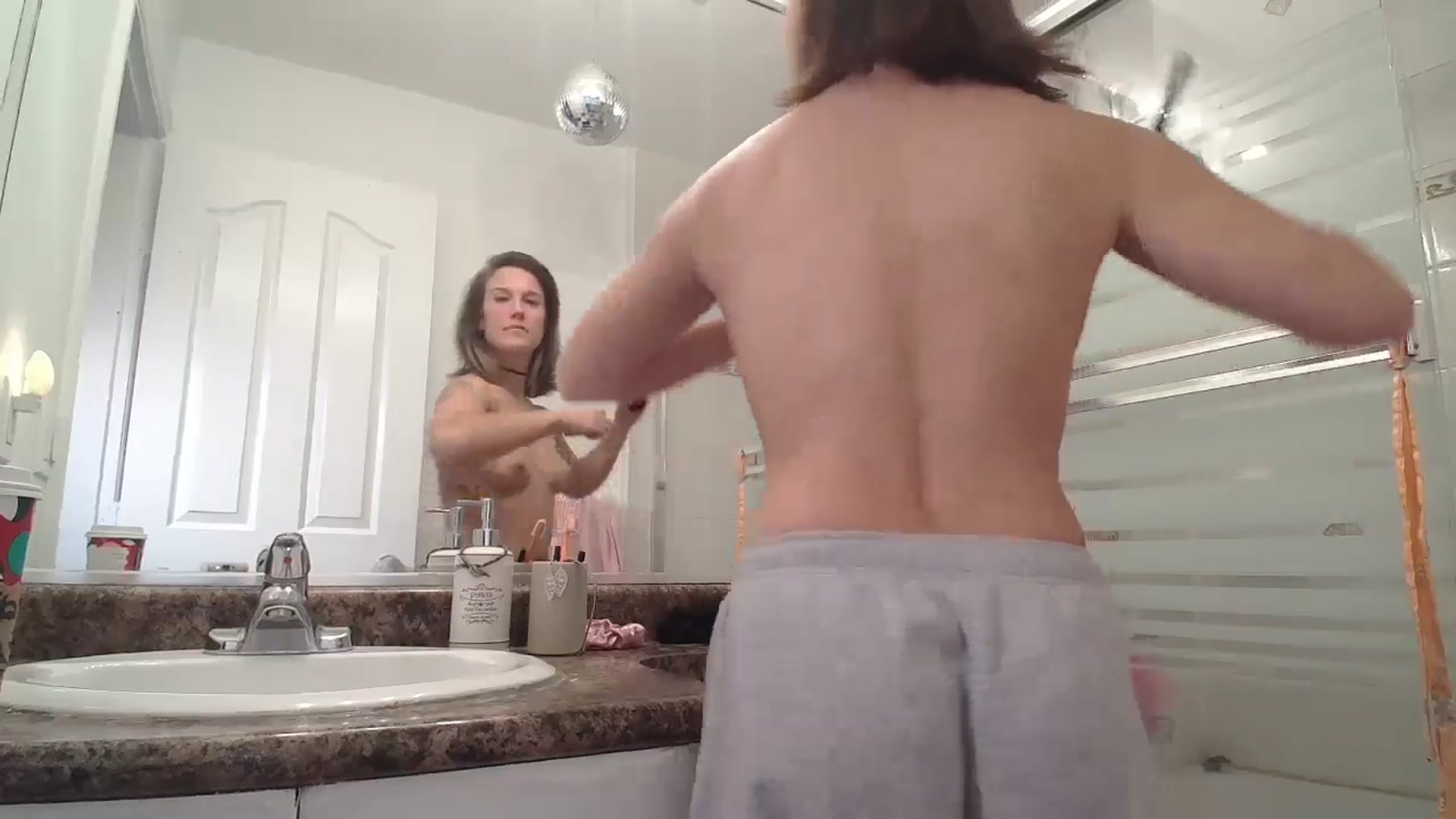 Gallery image thumbnail from CammyCaptain's myfreecams stream on, 01/04/2025, 16:43 image 19 of 20