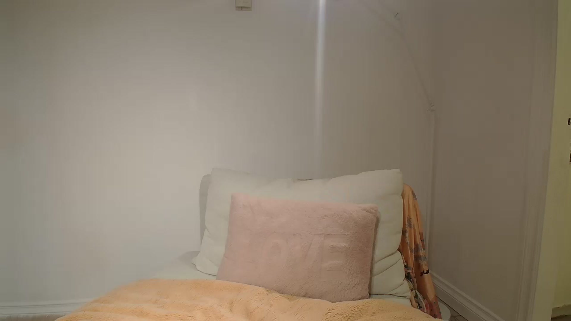 Gallery image thumbnail from CammyCaptain's myfreecams stream on, 01/04/2025, 21:40 image 15 of 20