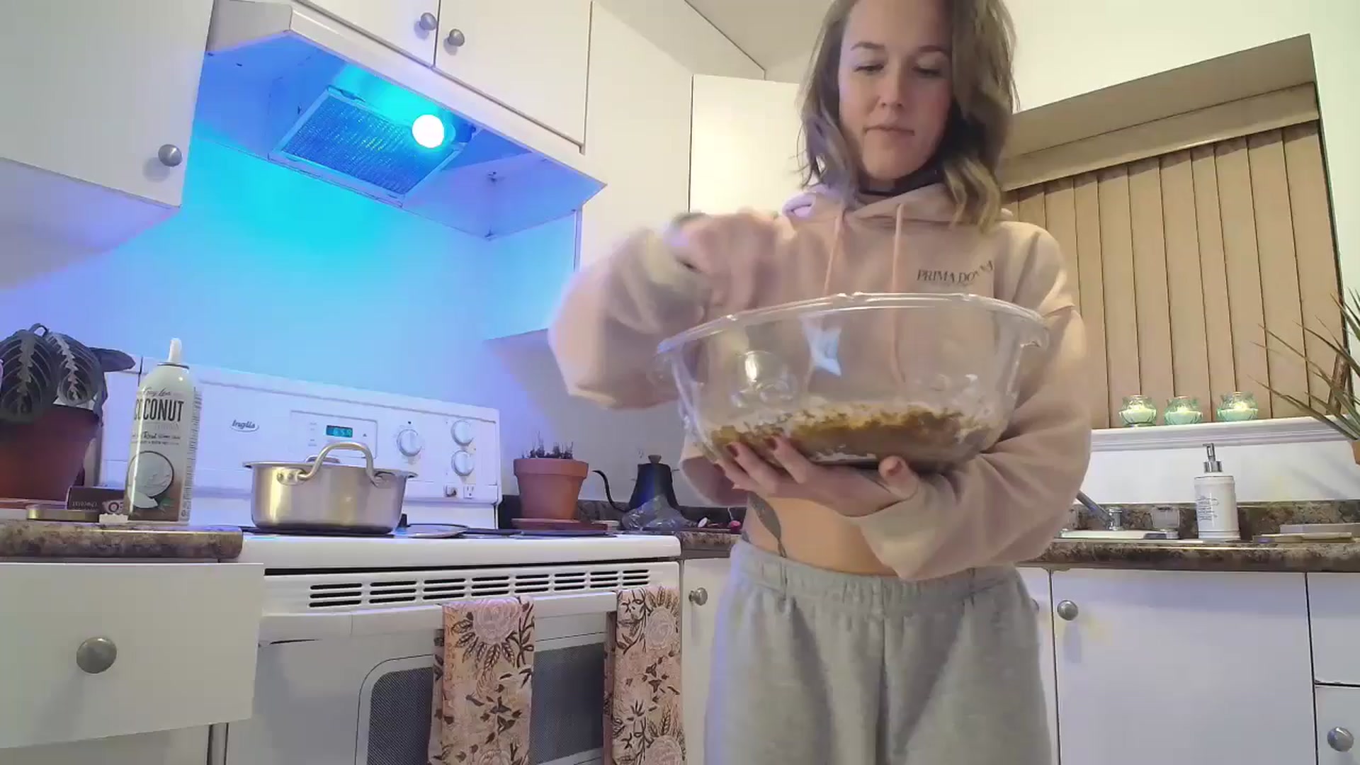 Gallery image thumbnail from CammyCaptain's myfreecams stream on, 01/05/2025, 03:34 image 4 of 20