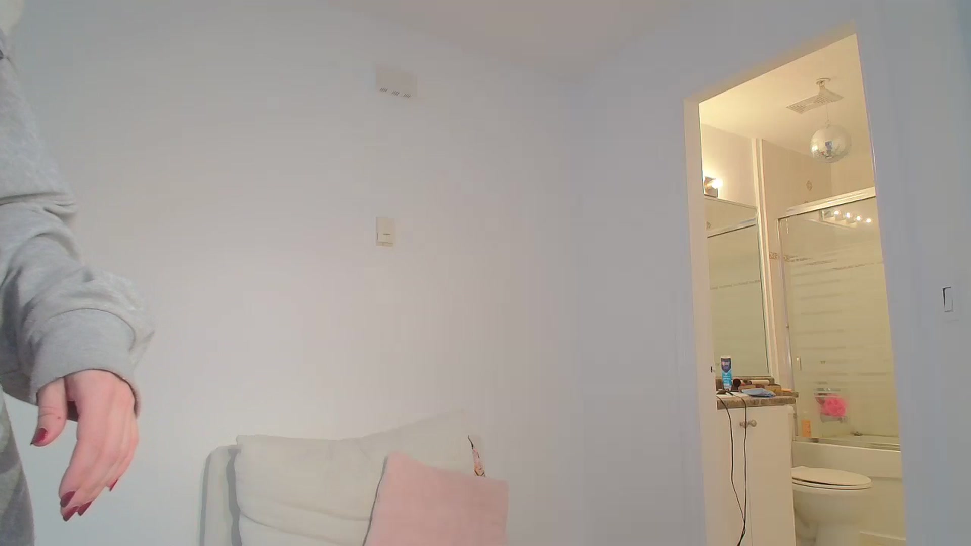 Gallery image thumbnail from CammyCaptain's myfreecams stream on, 01/06/2025, 18:23 image 17 of 20