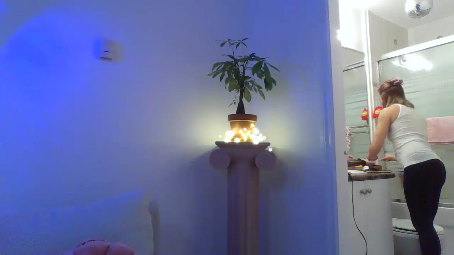Gallery image thumbnail from CammyCaptain's myfreecams stream on, 01/16/2025, 18:02 image 16 of 20