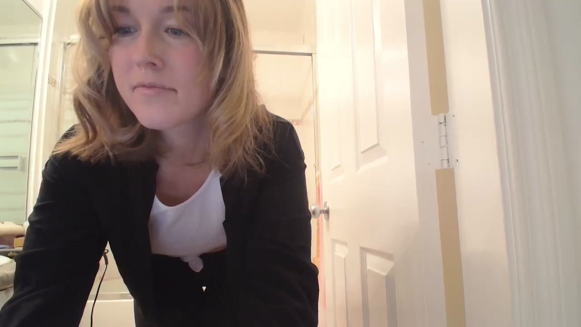 Gallery image thumbnail from CammyCaptain's myfreecams stream on, 01/27/2025, 16:38 image 15 of 20