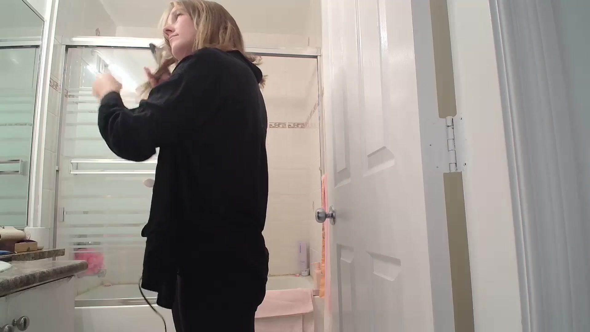 Gallery image thumbnail from CammyCaptain's myfreecams stream on, 01/27/2025, 16:38 image 10 of 20