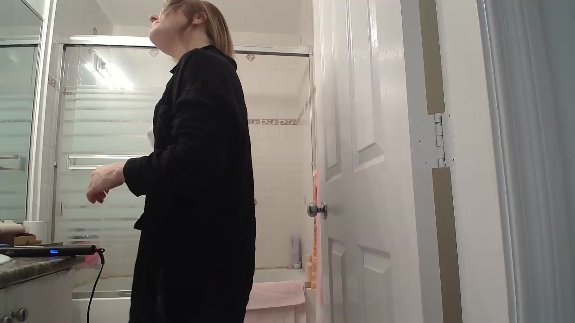 Gallery image thumbnail from CammyCaptain's myfreecams stream on, 01/27/2025, 16:38 image 12 of 20