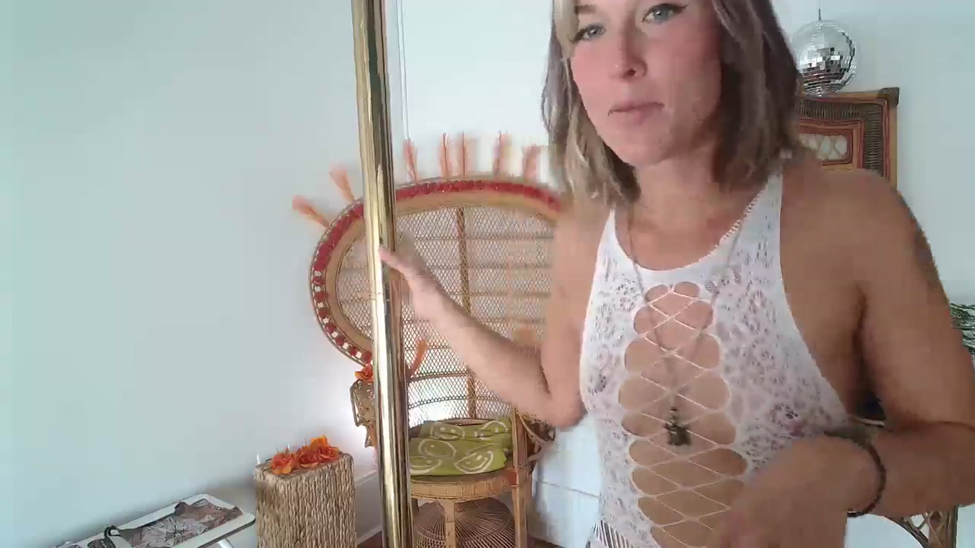Gallery image thumbnail from CammyModel's myfreecams stream on, 08/17/2024, 20:15 image 8 of 20