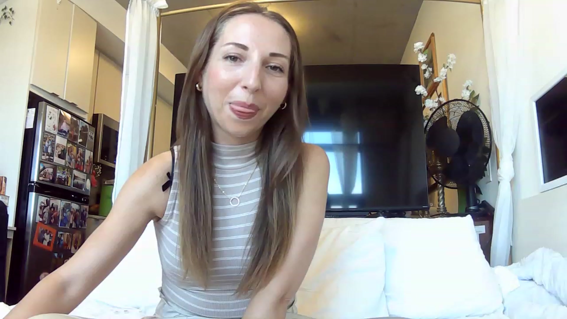 Gallery image thumbnail from CanadaBunny's myfreecams stream on, 07/19/2023, 16:01 image 6 of 20