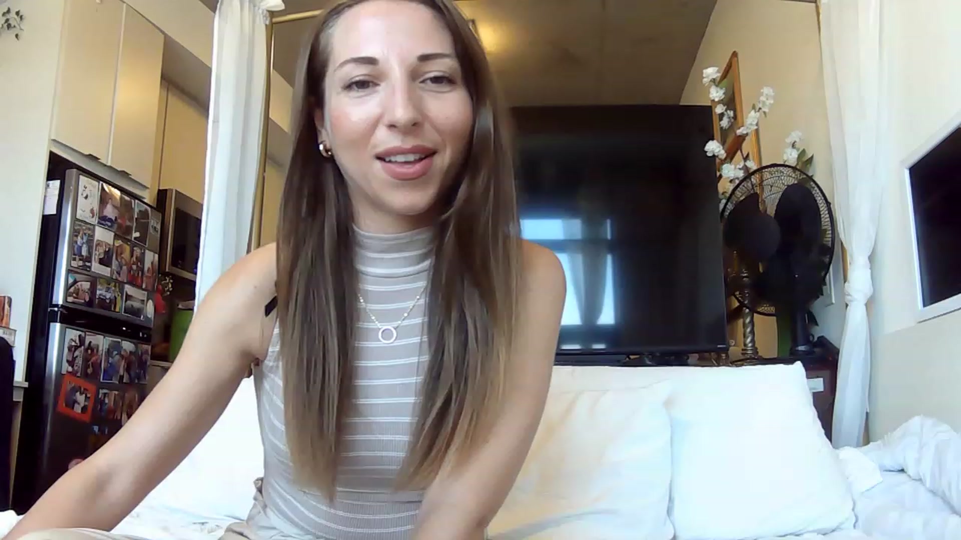 Gallery image thumbnail from CanadaBunny's myfreecams stream on, 07/19/2023, 16:01 image 17 of 20