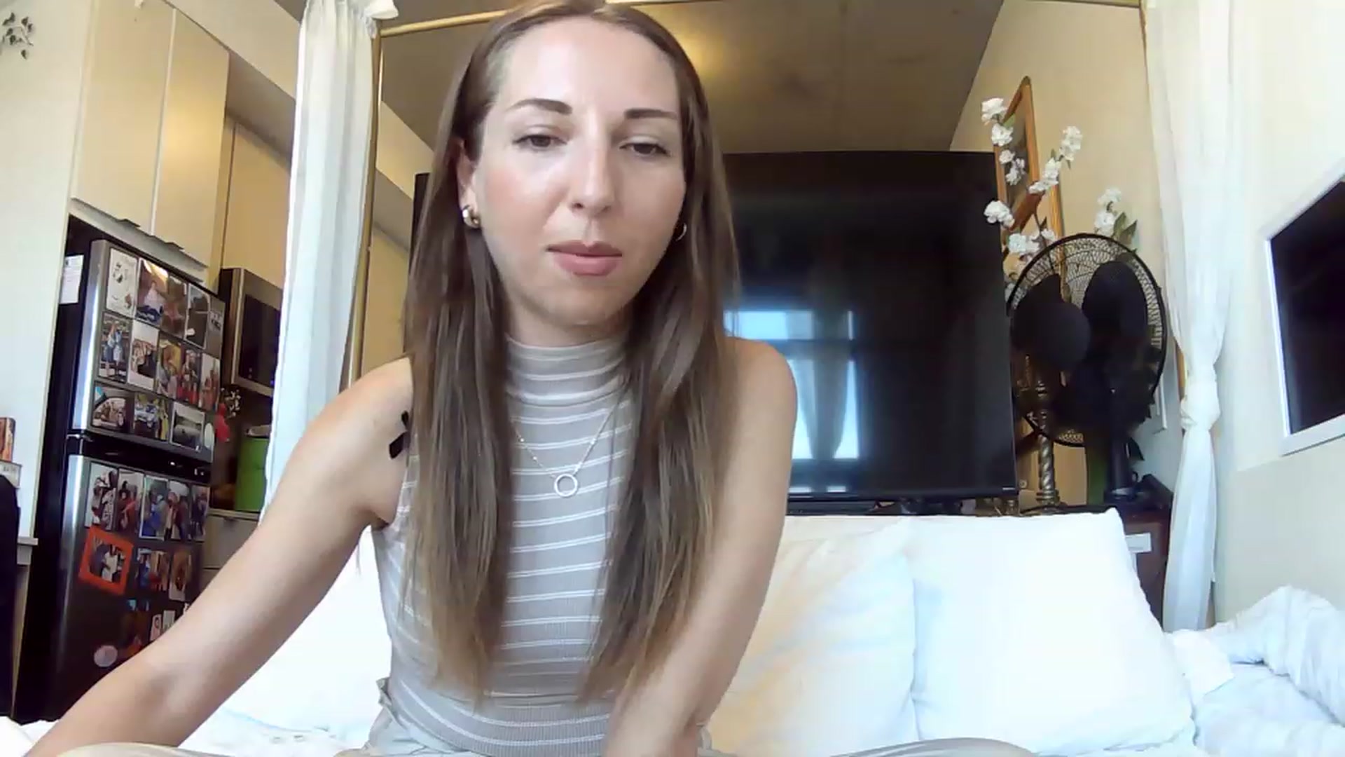 Gallery image thumbnail from CanadaBunny's myfreecams stream on, 07/19/2023, 16:01 image 11 of 20