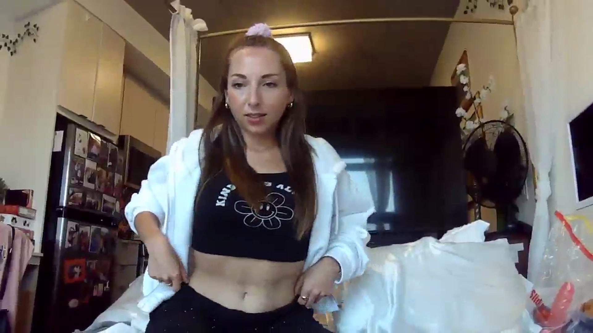 Gallery image thumbnail from CanadaBunny's myfreecams stream on, 07/26/2023, 13:17 image 4 of 20