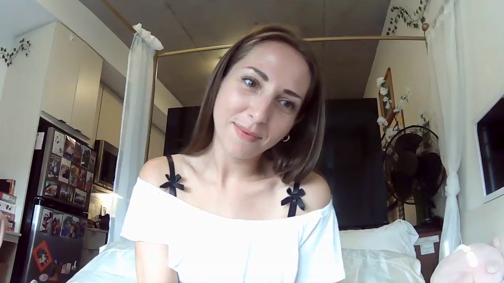 Gallery image thumbnail from CanadaBunny's myfreecams stream on, 08/02/2023, 21:31 image 8 of 20