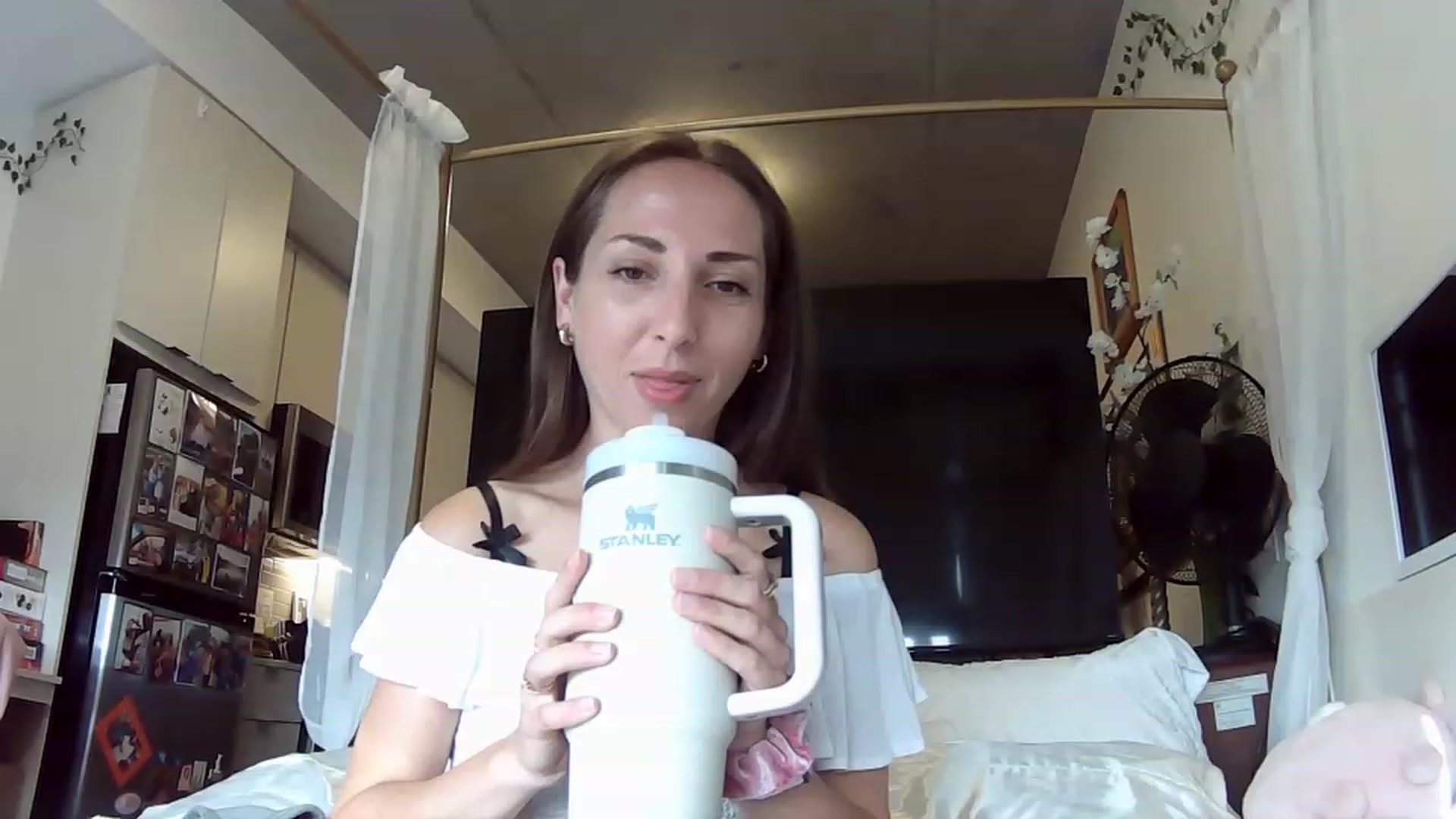 Gallery image thumbnail from CanadaBunny's myfreecams stream on, 08/02/2023, 21:45 image 7 of 20