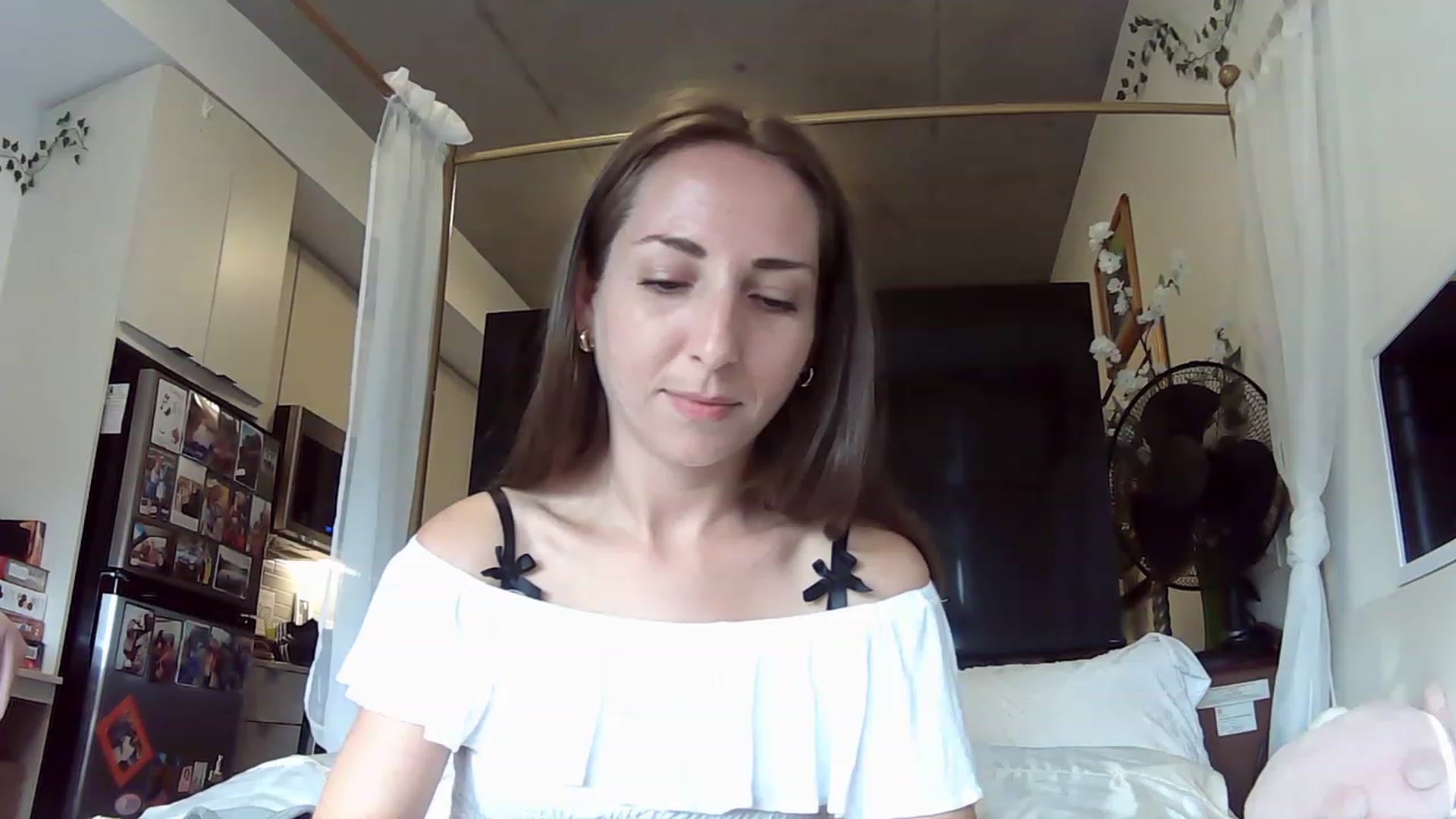 Gallery image thumbnail from CanadaBunny's myfreecams stream on, 08/02/2023, 21:45 image 13 of 20