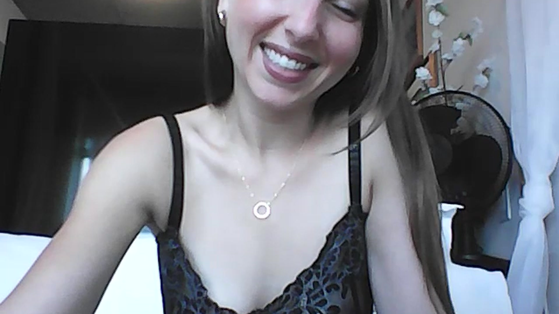 Gallery image thumbnail from CanadaBunny's myfreecams stream on, 08/16/2023, 15:43 image 17 of 20