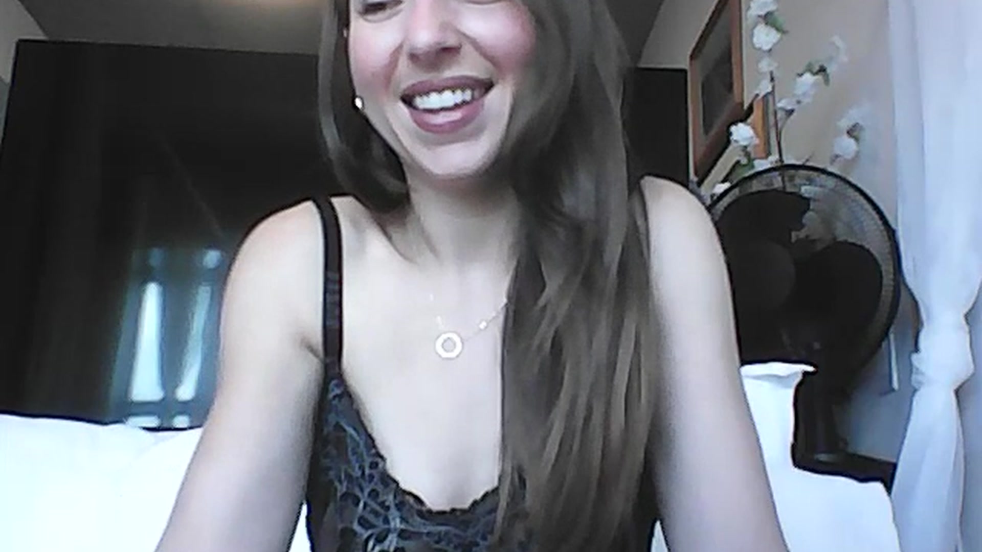 Gallery image thumbnail from CanadaBunny's myfreecams stream on, 08/16/2023, 15:43 image 15 of 20