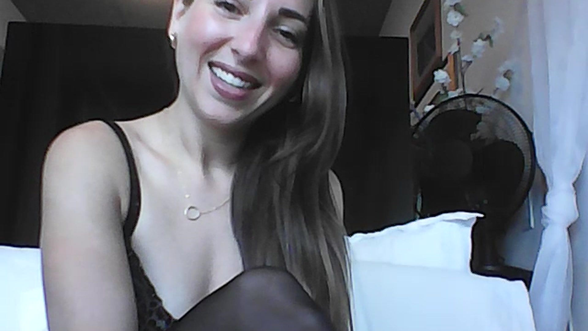 Gallery image thumbnail from CanadaBunny's myfreecams stream on, 08/16/2023, 15:43 image 14 of 20