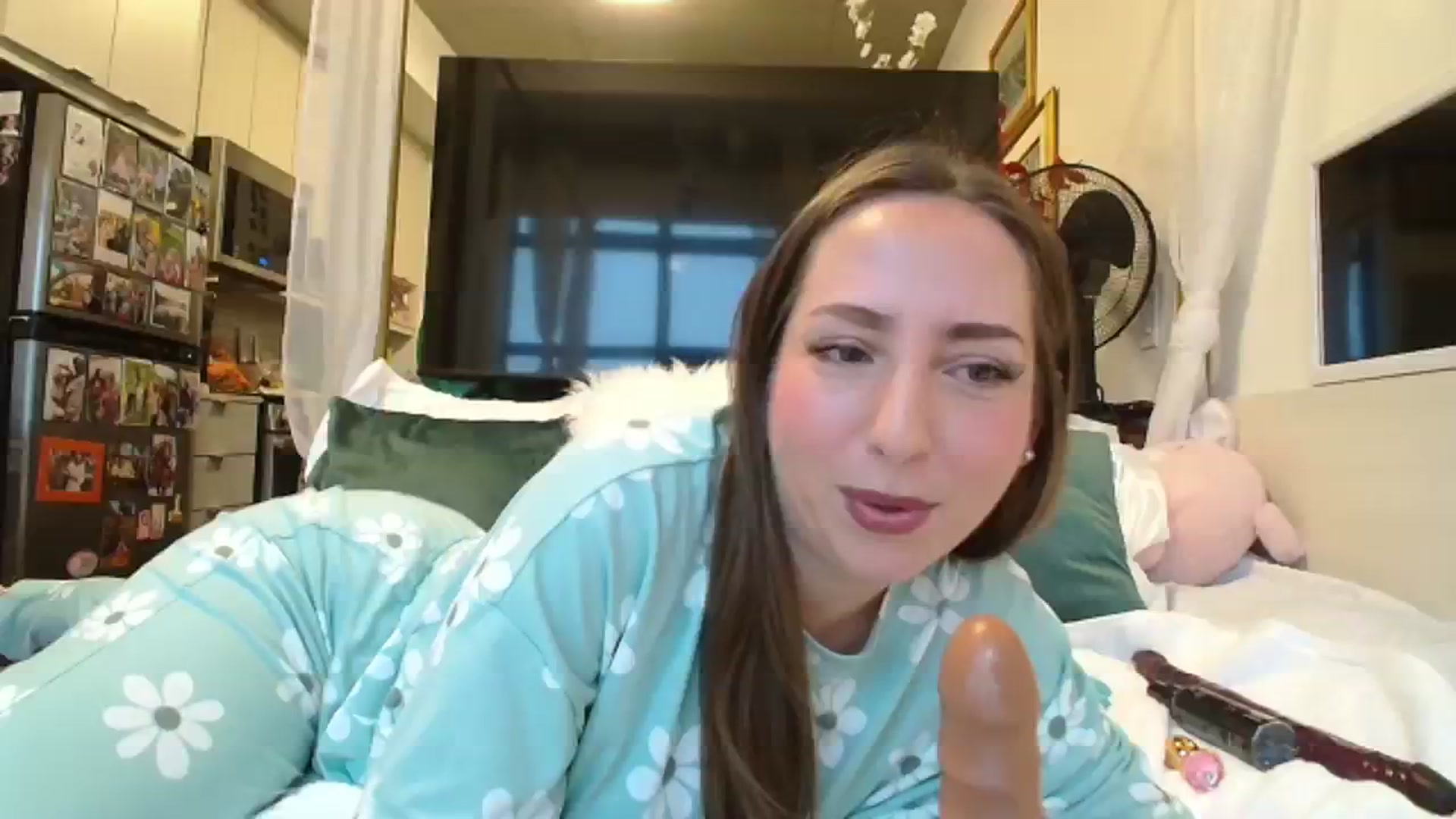 Gallery image thumbnail from CanadaBunny's myfreecams stream on, 12/27/2023, 16:07 image 3 of 20
