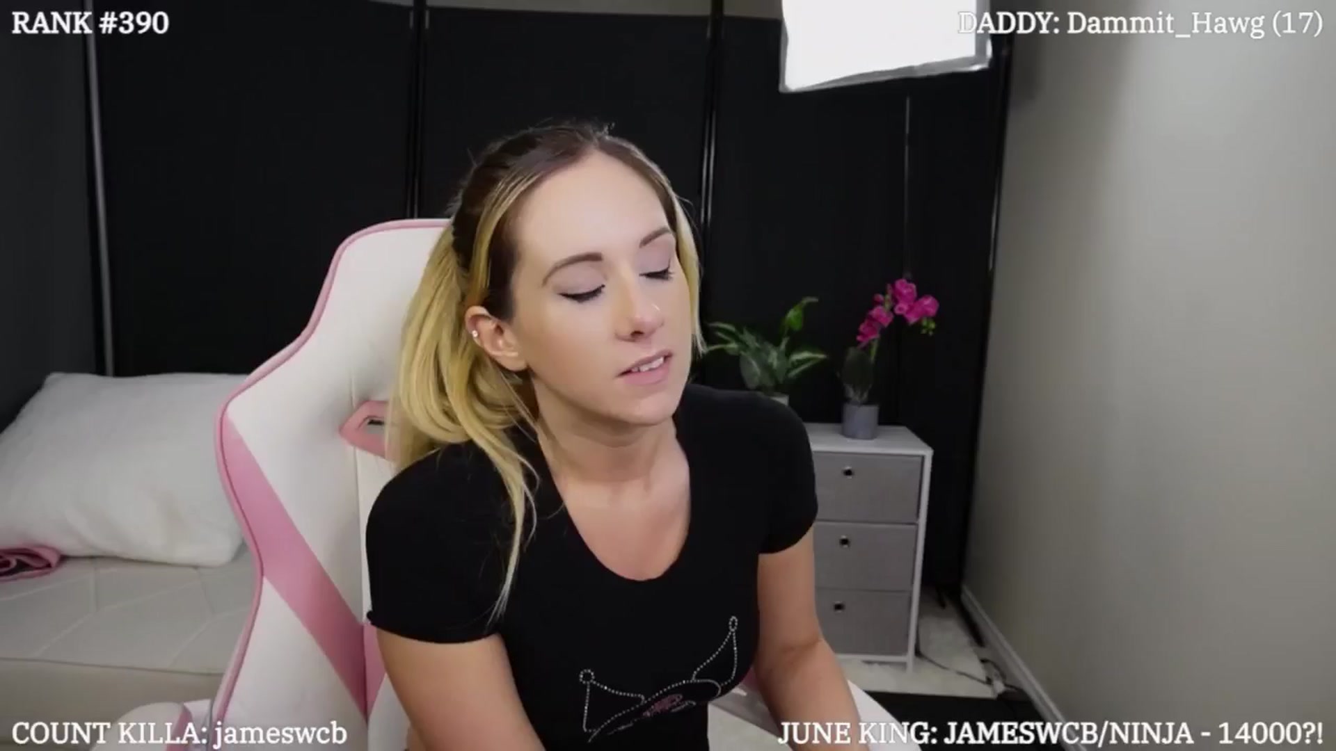 Gallery image thumbnail from CanadianLexi's myfreecams stream on, 06/25/2024, 18:56 image 4 of 20