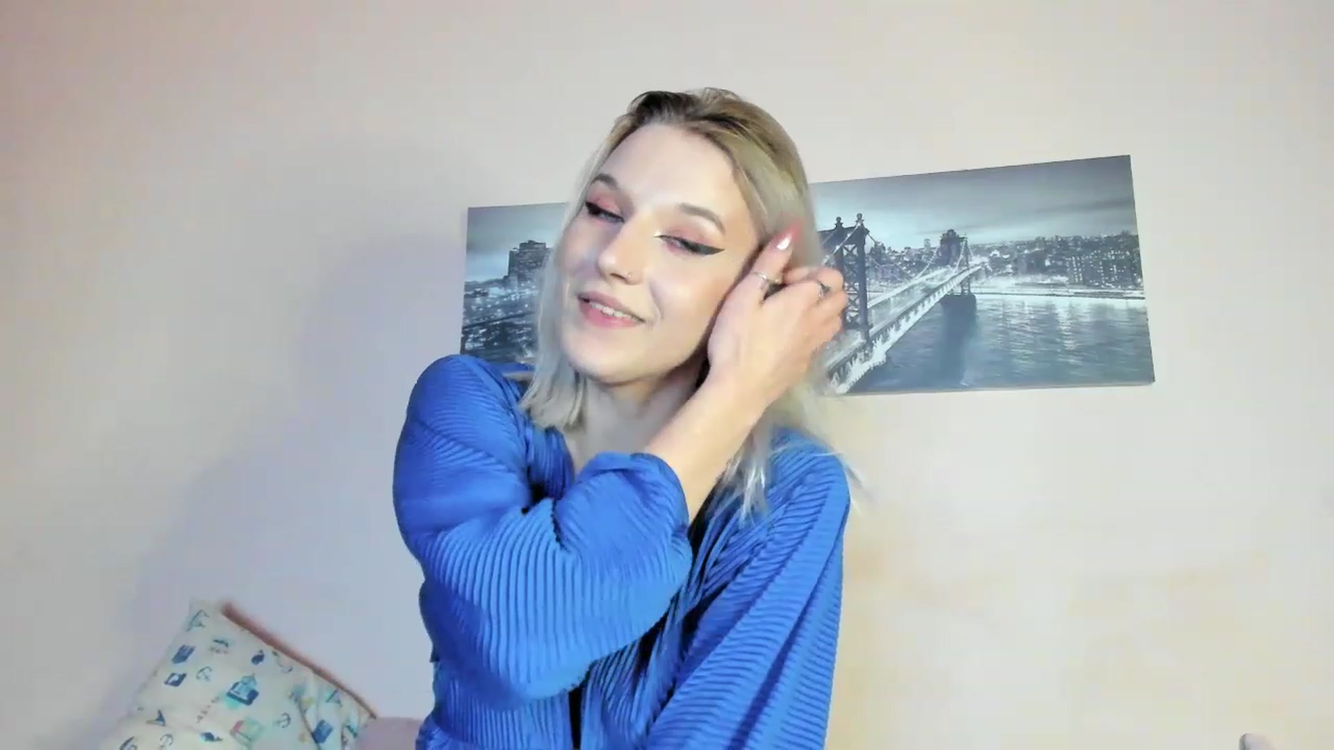 Gallery image thumbnail from Canbe_fun's myfreecams stream on, 11/15/2022, 16:53 image 16 of 20