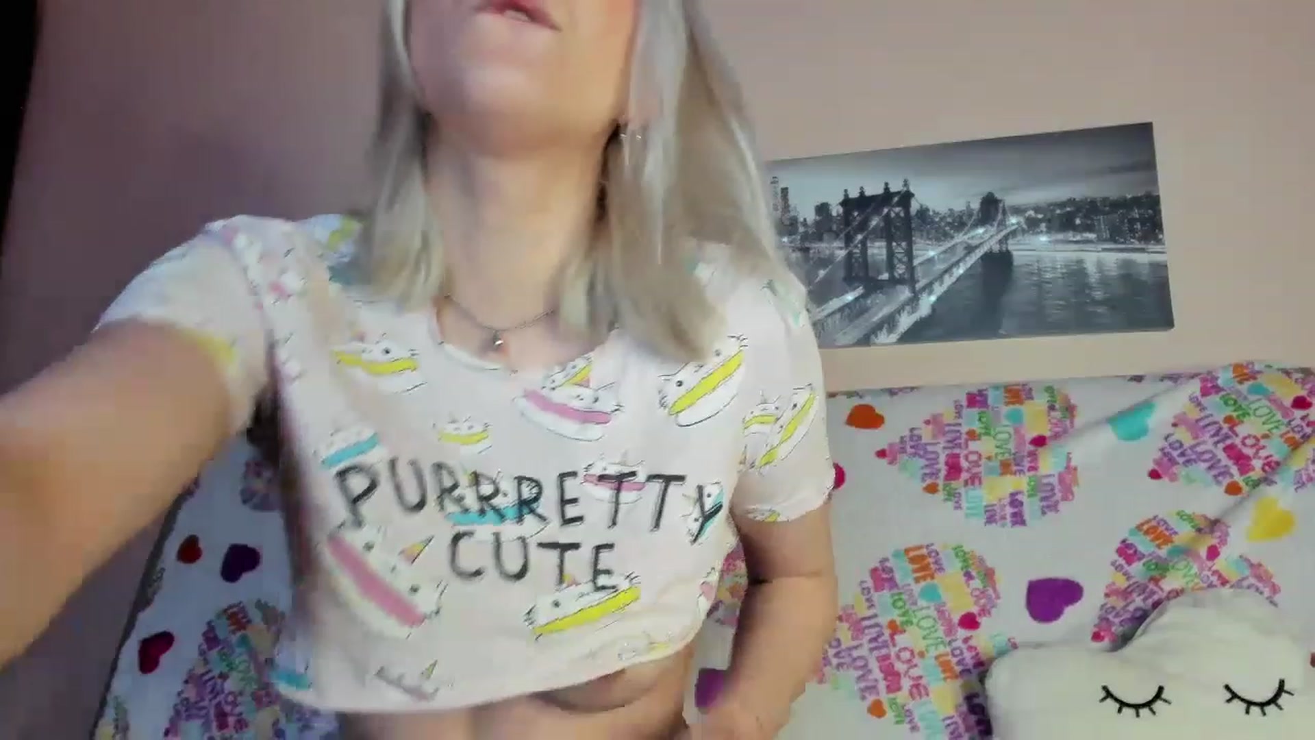 Gallery image thumbnail from Canbe_fun's myfreecams stream on, 11/18/2022, 17:25 image 11 of 20