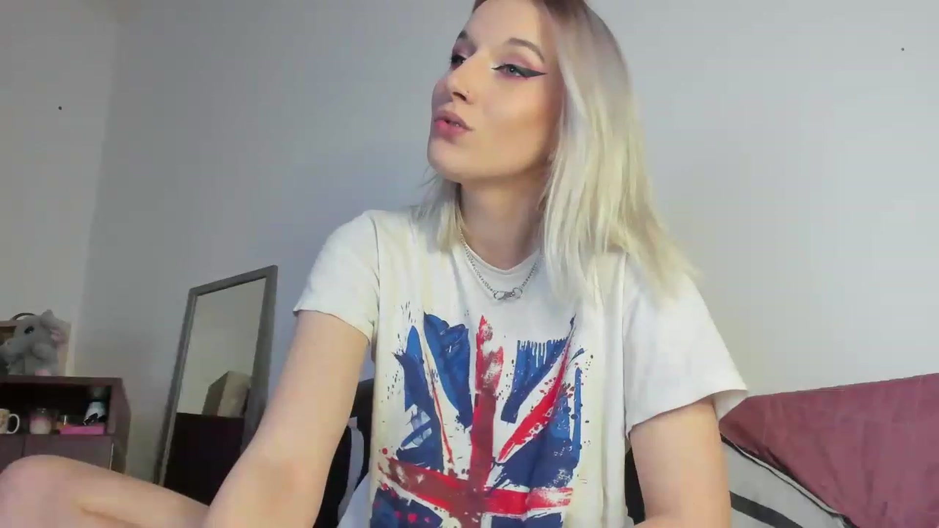 Gallery image thumbnail from Canbe_fun's myfreecams stream on, 11/29/2022, 14:42 image 12 of 20