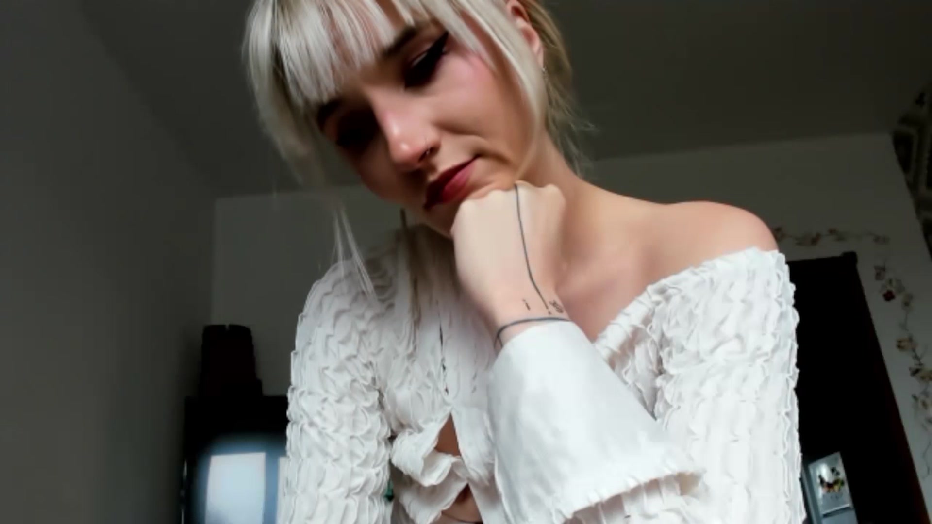 Gallery image thumbnail from Canbe_fun's myfreecams stream on, 01/07/2025, 12:44 image 14 of 20