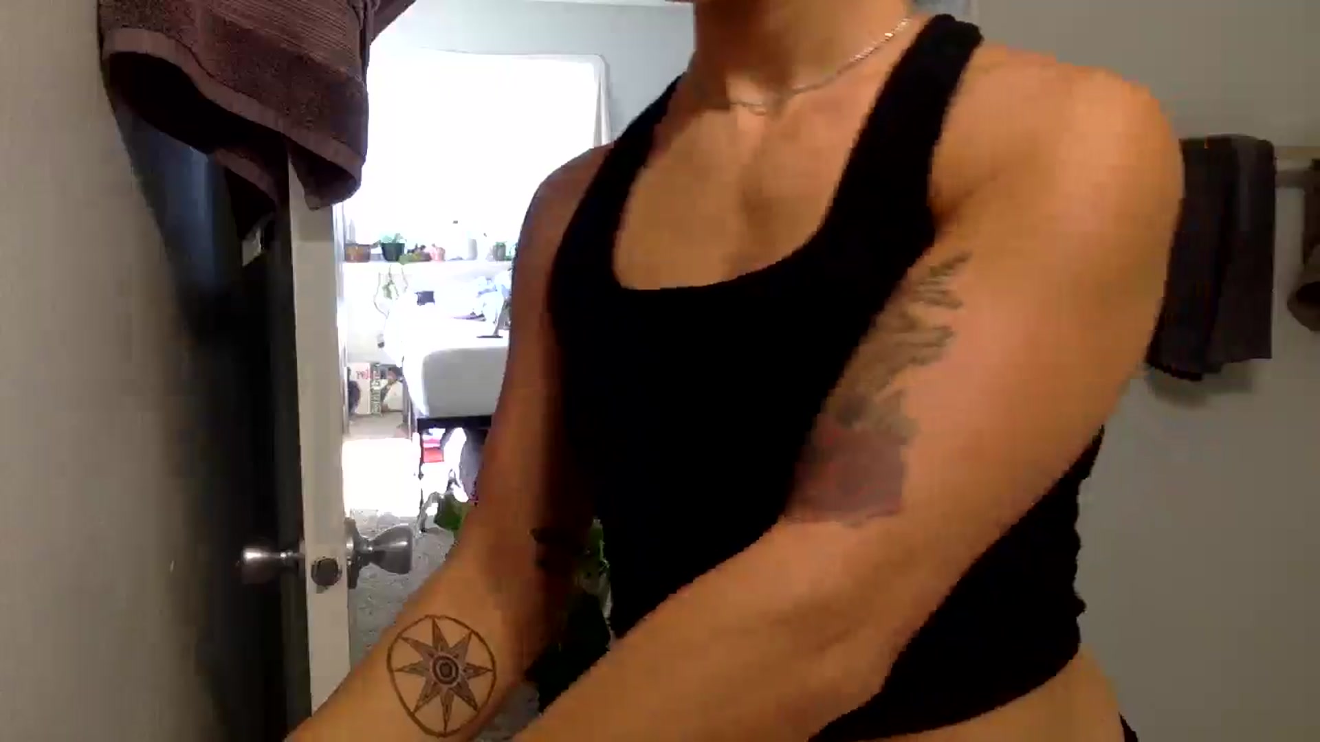 Gallery image thumbnail from Cancerousxo's myfreecams stream on, 10/28/2025, 19:21 image 20 of 20