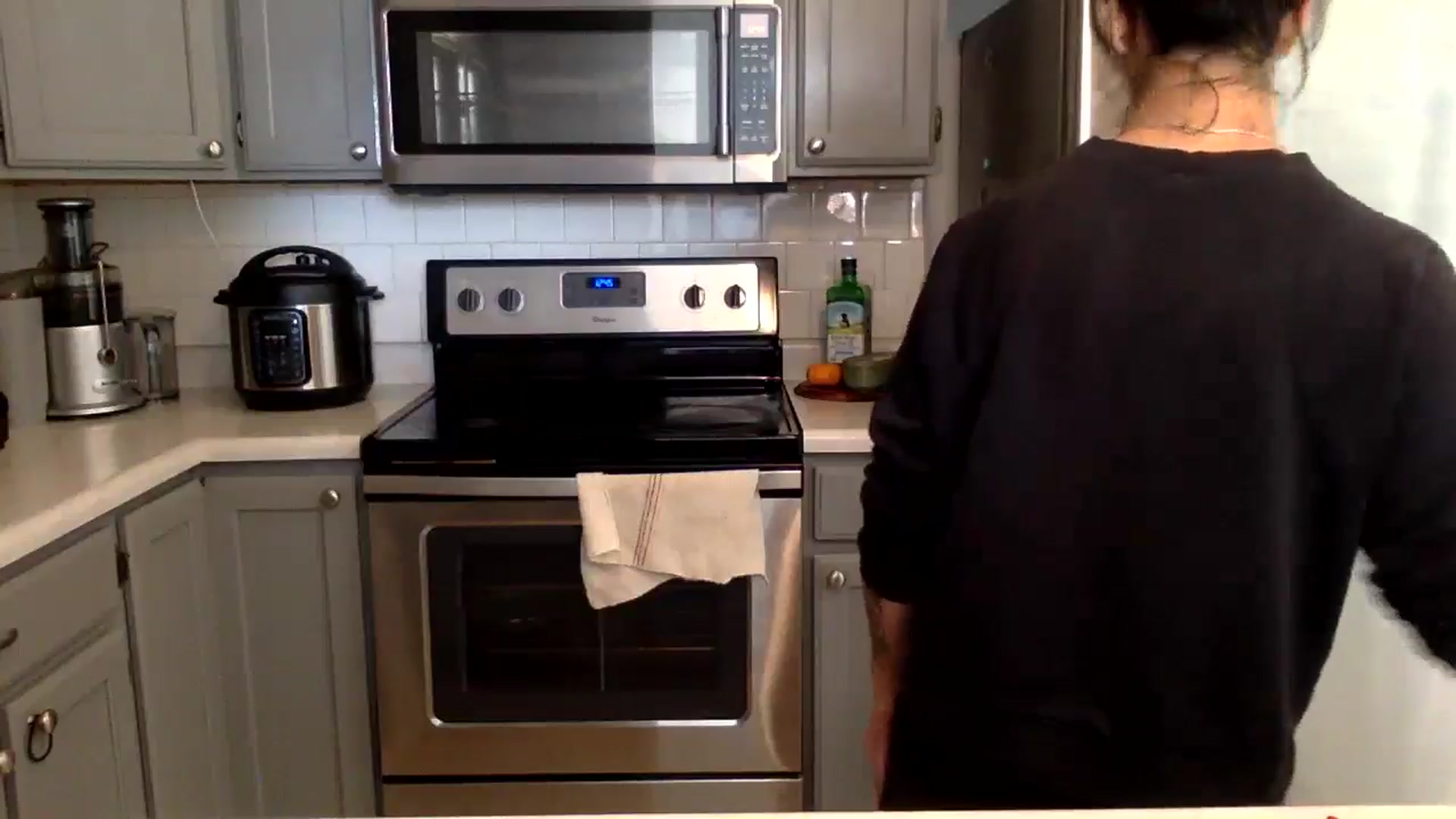 Gallery image thumbnail from Cancerousxo's myfreecams stream on, 10/28/2025, 19:21 image 14 of 20