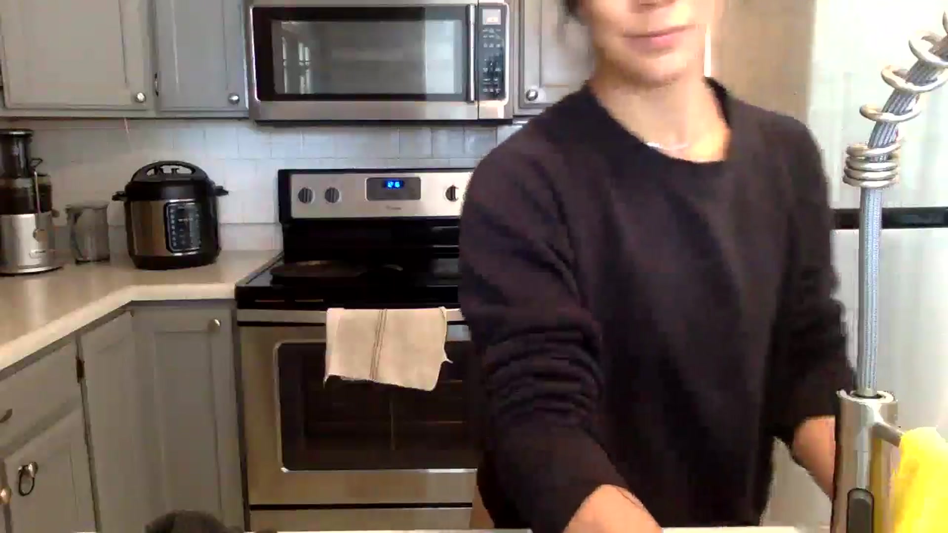 Gallery image thumbnail from Cancerousxo's myfreecams stream on, 10/28/2025, 19:21 image 9 of 20