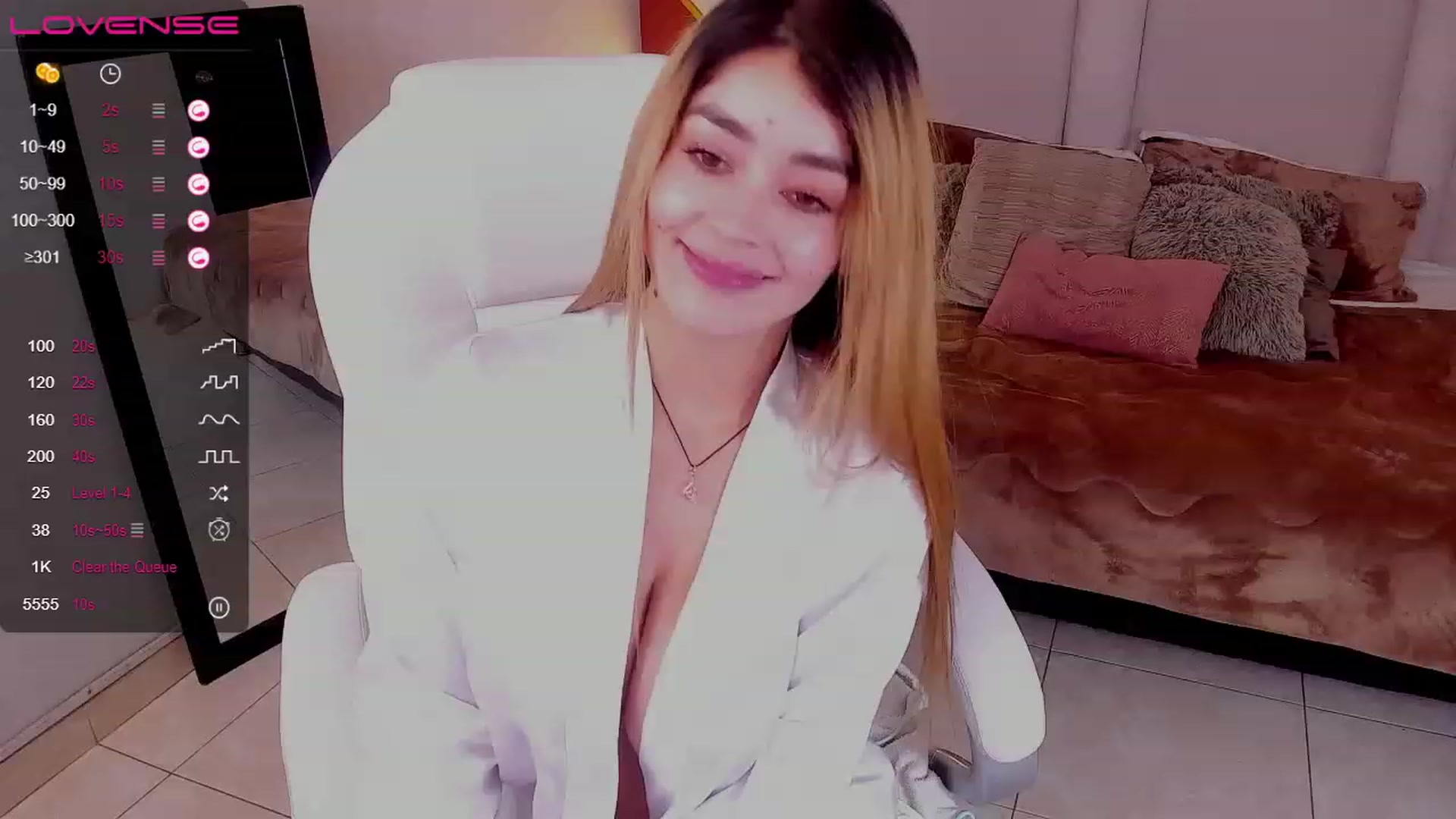 Gallery image thumbnail from Candace_white's myfreecams stream on, 07/30/2023, 18:50 image 6 of 20