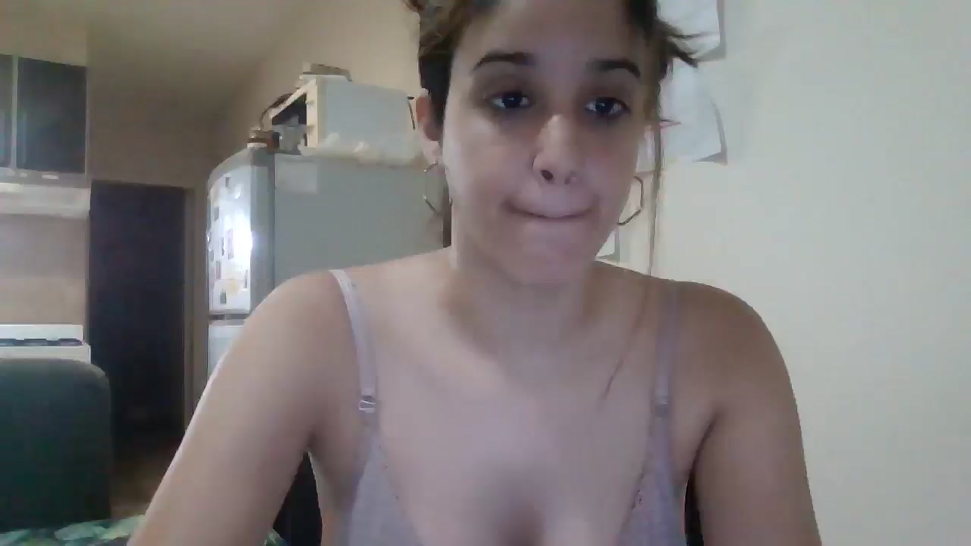 Gallery image thumbnail from Candelita's myfreecams stream on, 04/16/2026, 23:57 image 9 of 20