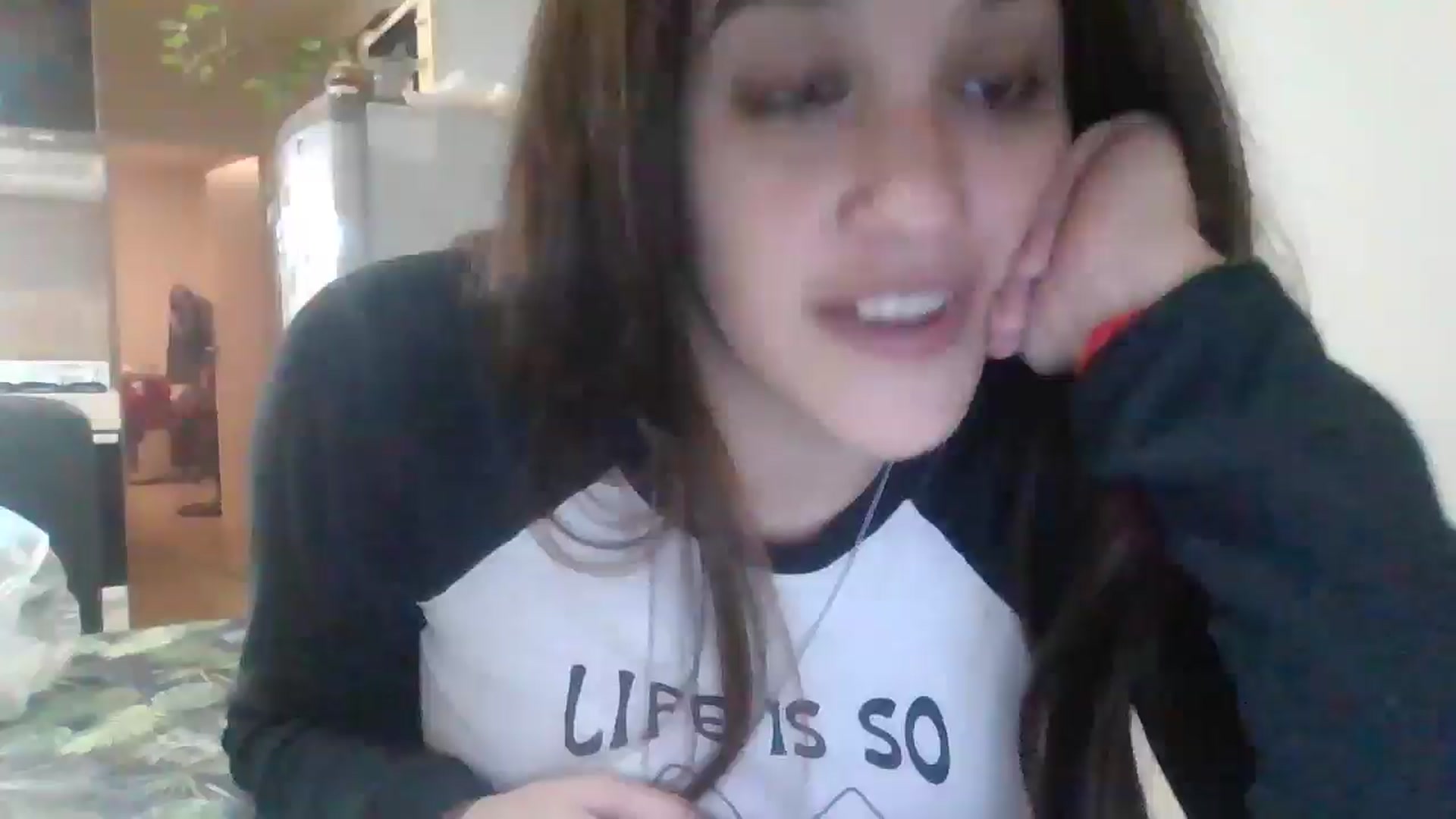 Gallery image thumbnail from Candelita's myfreecams stream on, 04/23/2026, 24:11 image 10 of 20