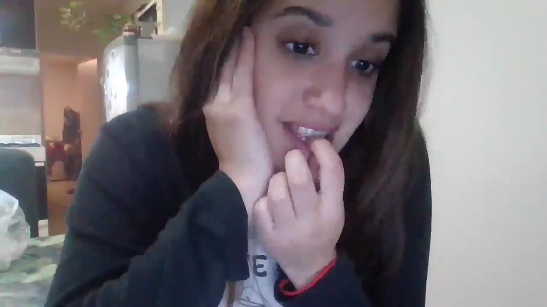 Gallery image thumbnail from Candelita's myfreecams stream on, 04/23/2026, 24:11 image 16 of 20