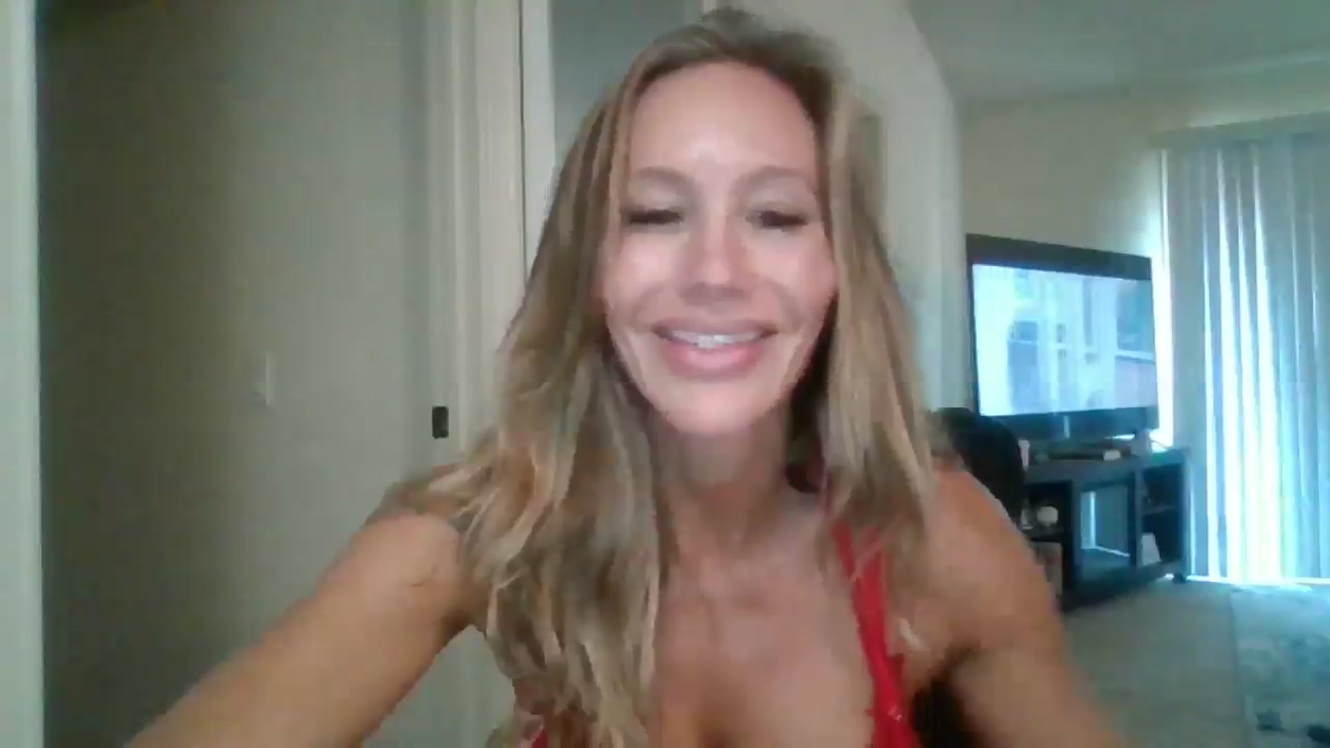 Gallery image thumbnail from Candice_Cayne's myfreecams stream on, 04/30/2026, 23:42 image 7 of 20