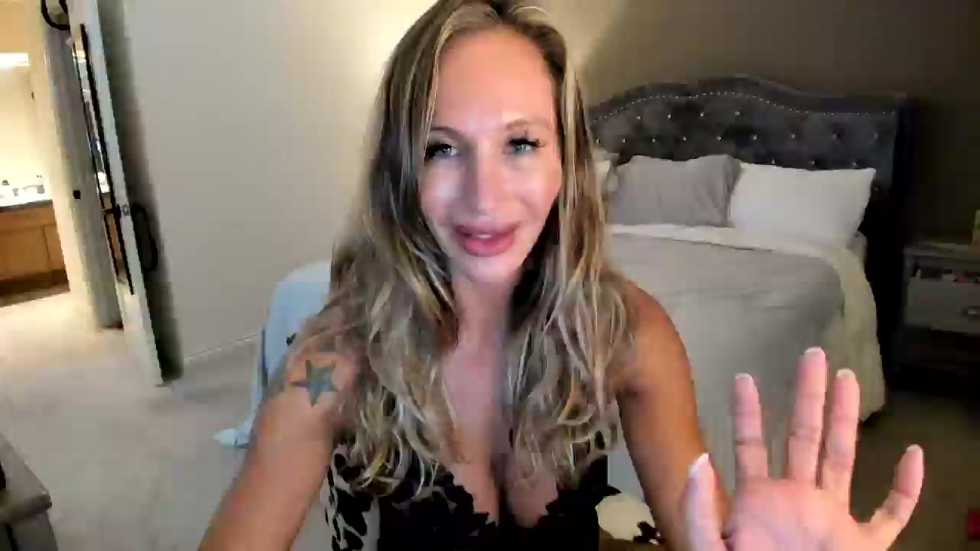 Gallery image thumbnail from Candice_Cayne's myfreecams stream on, 05/07/2026, 09:32 image 8 of 20