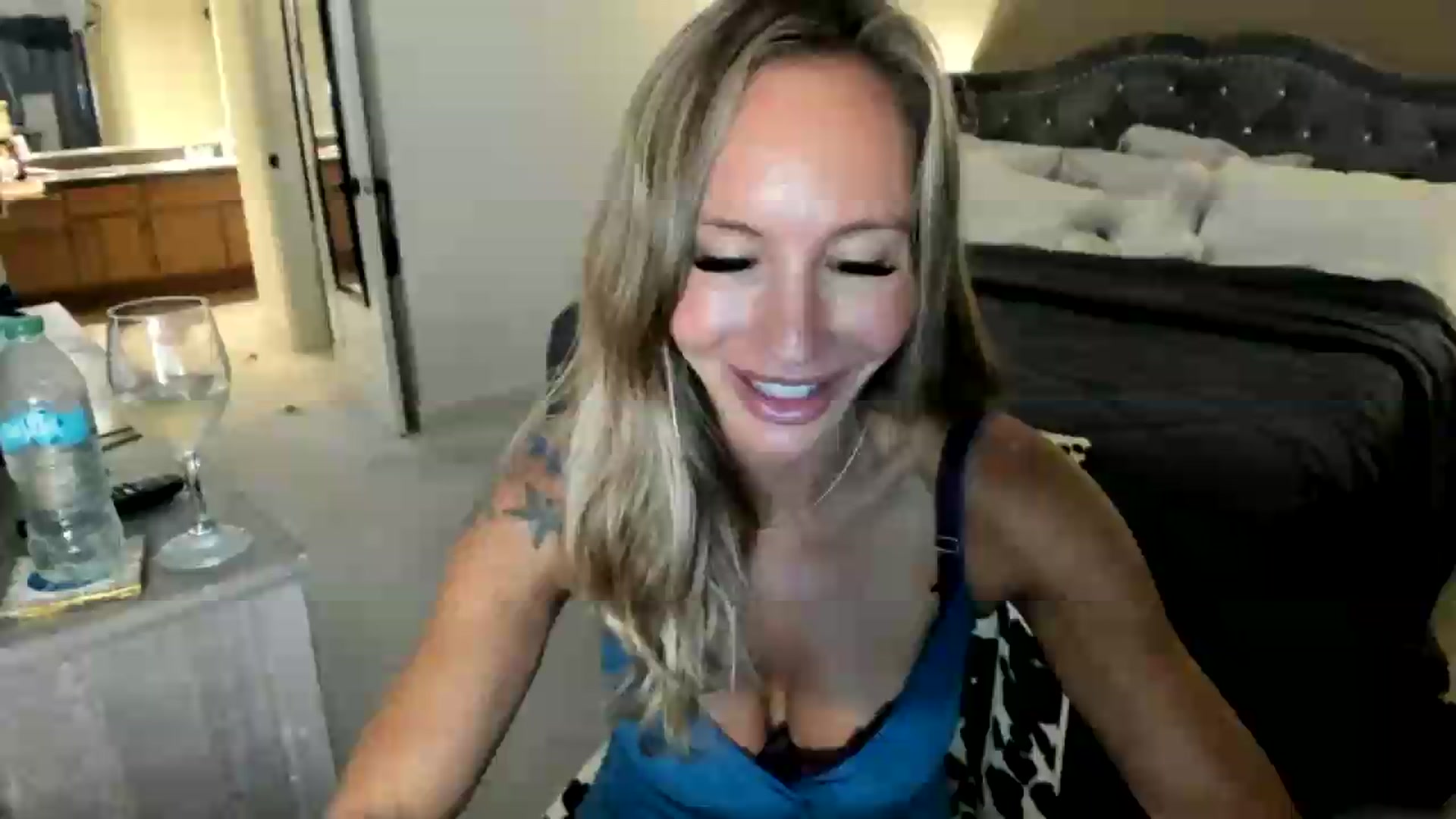 Gallery image thumbnail from Candice_Cayne's myfreecams stream on, 05/12/2026, 06:33 image 6 of 20